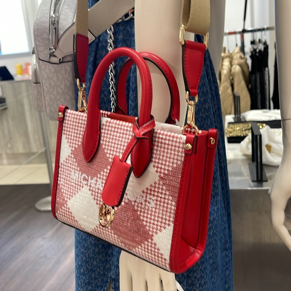 Michael Kors Mirella Extra-Small Logo Crossbody XBODY Shopper Bag
Bright Red
NWT - Picture 14 of 16